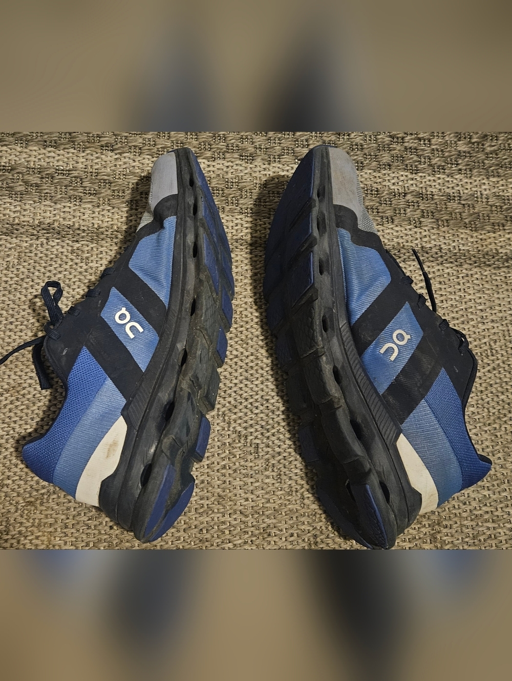 On Cloudrunner Mens Athletic Shale/Colbalt Sneakers. 11.5